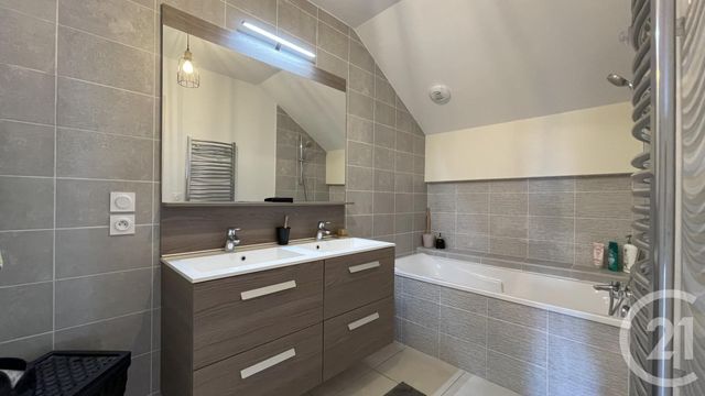 Appartement T5 à vendre - 5 pièces - 137.49 m2 - ANNECY LE VIEUX - 74 - RHONE-ALPES - Century 21 Cd Immo