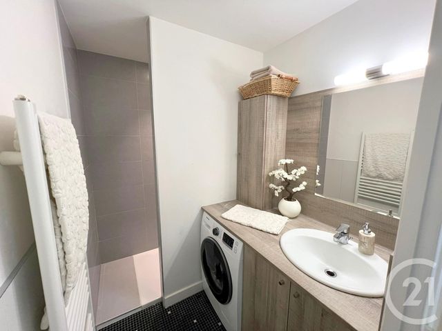 Appartement F3 à vendre - 3 pièces - 63.0 m2 - MEYTHET - 74 - RHONE-ALPES - Century 21 Cd Immo